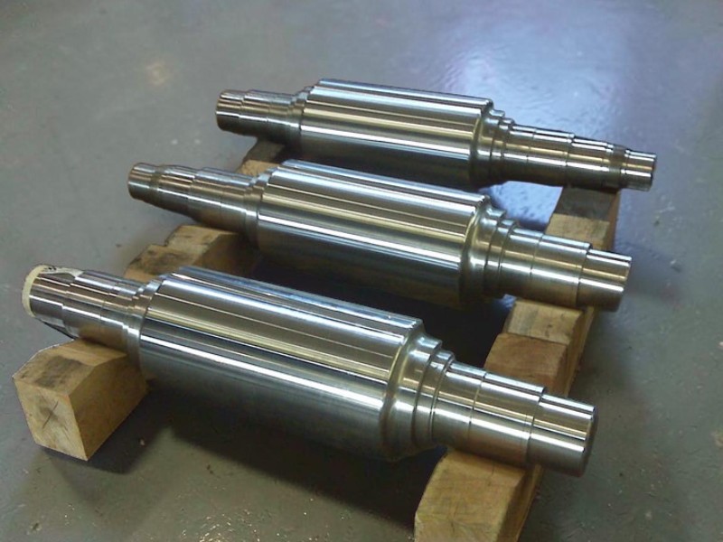 New grooved rolling mill rolls with machined journals